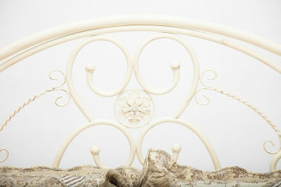 Кровать металлическая ELIZABETH 180*200 см (King bed), Античный белый (Antique White) фото Кровать металлическая ELIZABETH 180*200 см (King bed), Античный белый (Antique White). Фото №2